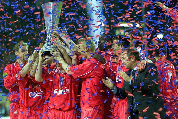 Stéphane Henchoz (ganz links) war beim letzten UEFA-Cup-Triumph von Liverpool 2001 dabei.