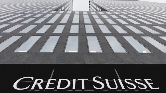 ARCHIVBILD ZUM ERGEBNIS DER CREDIT SUISSE --- The facade of a Credit Suisse building in Oerlikon, a quarter in the northern part of Zurich, Switzerland, pictured on March 16, 2016. (KEYSTONE/Gaetan Ba ...