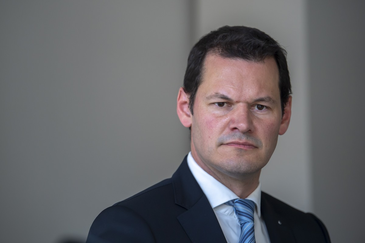 Le conseiller d'Etat genevois Pierre Maudet, s'exprime lors d'une conference de presse retransmise par la television Leman Bleu sur le fait que le Ministere public genevois veut renvoye ...
