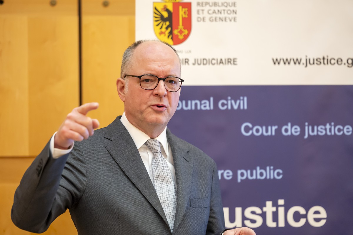 Olivier Jornot, procureur general de Geneve, presente les activites du pouvoir judiciaire 2024 lors d'une conference de presse au plais de justice, ce mardi 8 avril 2025 a Geneve. (KEYSTONE/Salva ...