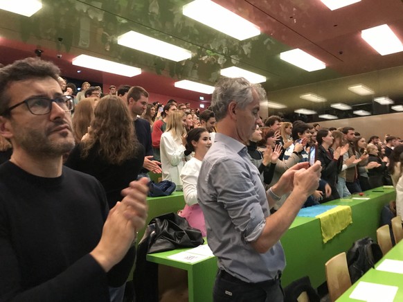 Volodymyr Selenskyi spricht am Europa Institut an der Universität Zürich