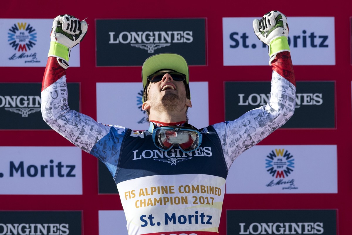 epa05790874 Gold medalist Luca Aerni of Switzerland, celebrates on the podium during the Men's Combined competition at the 2017 FIS Alpine Skiing World Championships in St. Moritz, Switzerland, 1 ...