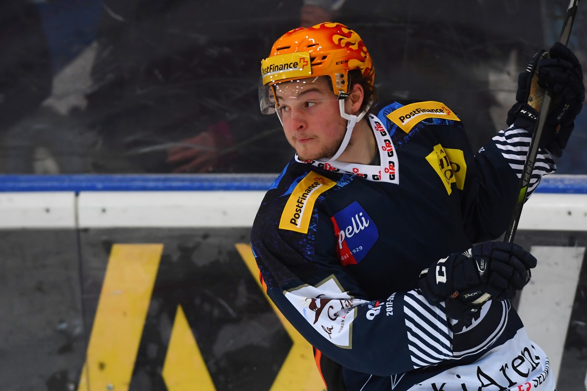 Ambri's player Dominic Zwerger during the preliminary round game of National League Swiss Championship 2017/18 between HC Ambri Piotta and EHC Kloten, at the ice stadium Valascia in Ambri, Switze ...