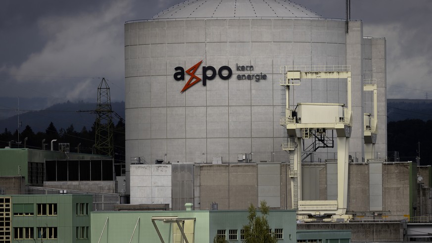 Das Kernkraftwerk Beznau mit dem Logo des Energiekonzerns Axpo, aufgenommen am Donnerstag, 15. September 2022 in Doettingen. (KEYSTONE/Michael Buholzer)