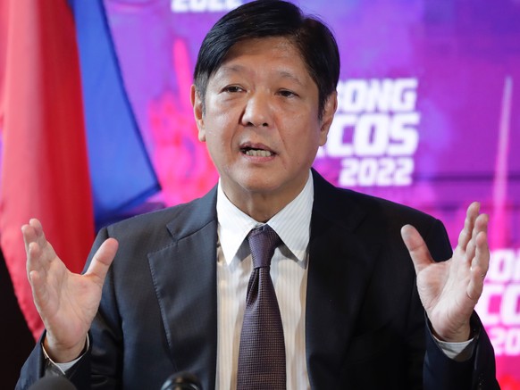 epa09968248 Presidential front runner Ferdinand &#039;Bongbong&#039; Marcos Junior speaks during a press conference in Mandaluyong city, Metro Manila, Philippines, 23 May 2022. The Philippine Senate a ...