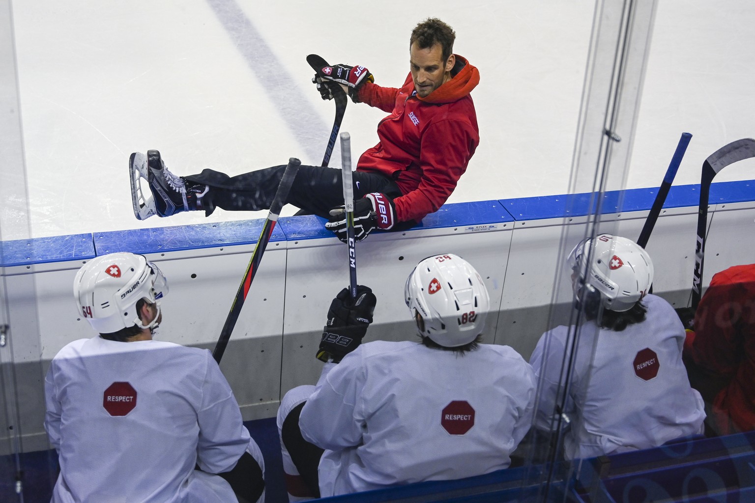 ARCHIVBILD --- ZUR ABSAGE DER EISHOCKEY-WM IN DER SCHWEIZ AUFGRUND DES CORONAVIRUS STELLEN WIR IHNEN FOLGENDES BILDMATERIAL ZUR VERFUEGUNG --- Switzerland`s coach Patrick Fischer during a training ses ...