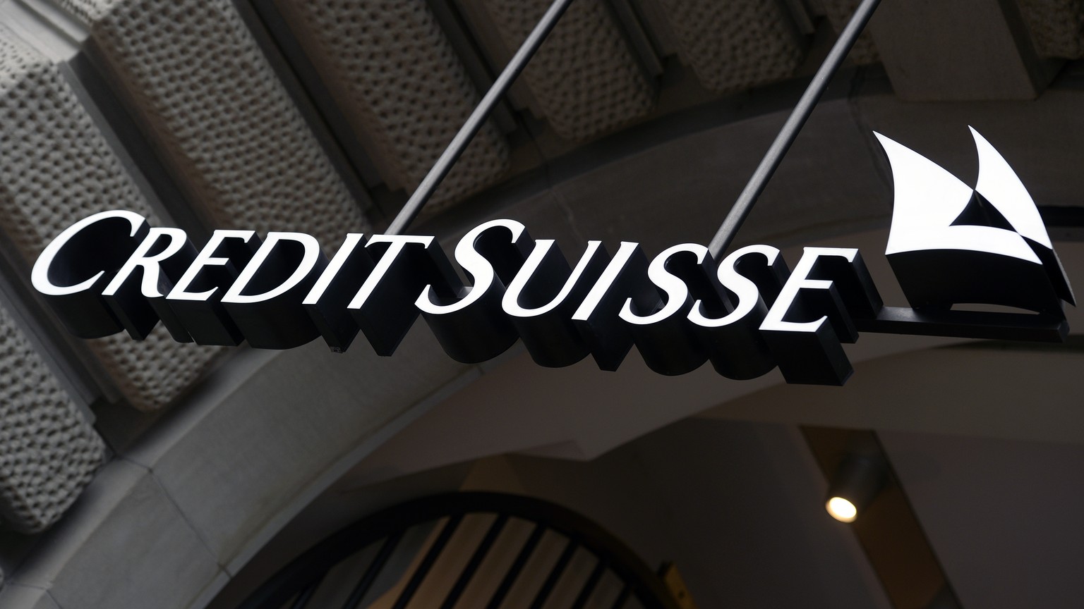 FILE - The logo of the Swiss bank Credit Suisse is seen on a building in Zurich, Switzerland, Oct. 21, 2015. A Singapore court ruled Friday, May 26, 2023, that Credit Suisse owes billionaire and forme ...