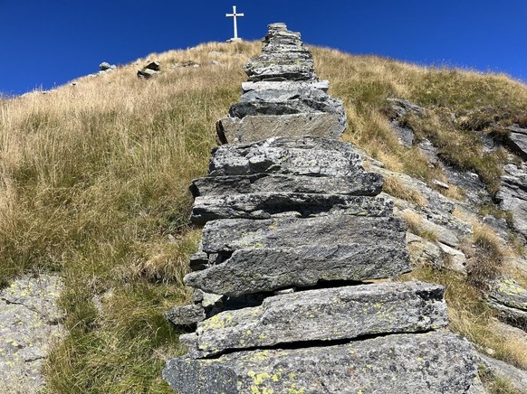 Rauszeit Treppen Pizzo Bombögn wandern Schweiz