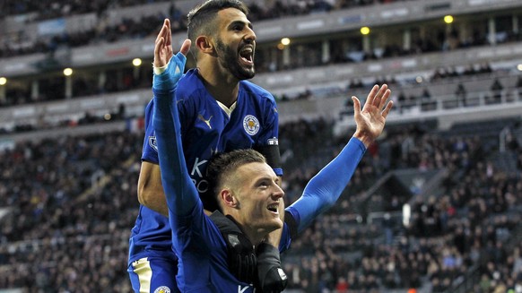 Bleiben die beiden Topstars Mahrez (oben) und Vardy bei Leicester City?