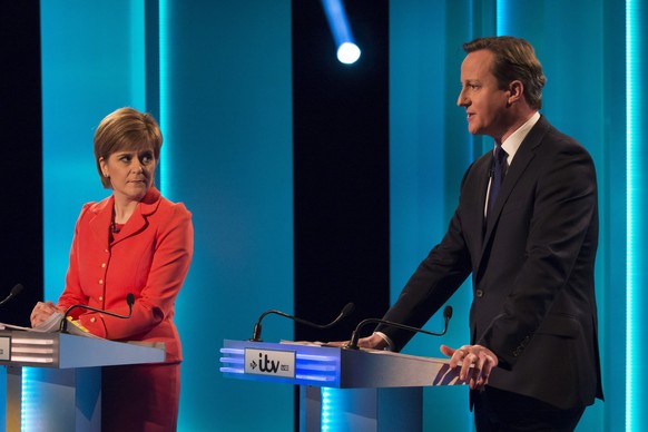 Keine Angst vor grossen Namen: Nicola Sturgeon und David Cameron im TV-Duell.
