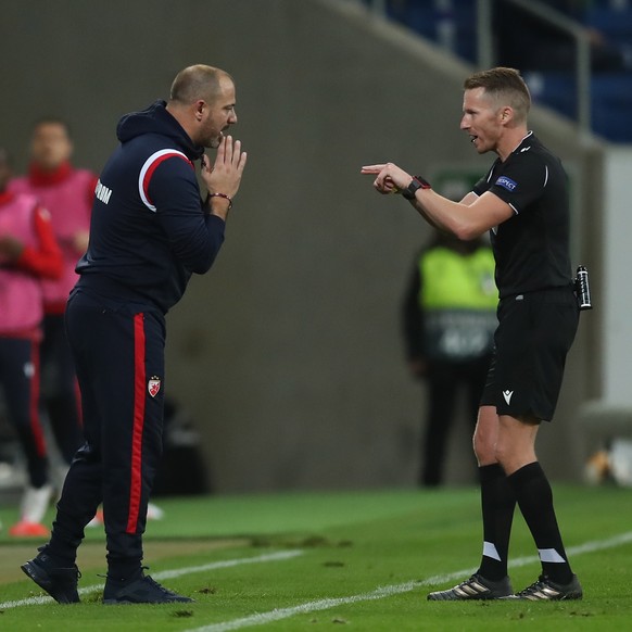 epa08766298 Dejan Stankovic, manager of Crvena Zvezda interacts with referee, Alejandro Hernandez during the UEFA Europa League Group L soccer match between TSG Hoffenheim and Crvena Zvezda at PreZero ...