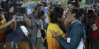 Pech im Spiel, Glück in der Liebe: Brasilianische Rugby-Spielerin erhält von Freundin Heiratsantrag