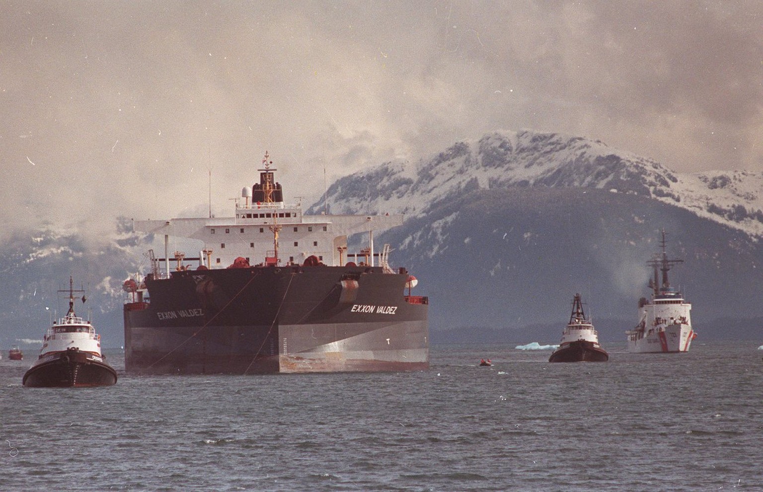 Die «Exxon Valdez» im&nbsp;Prinz-William-Sund.