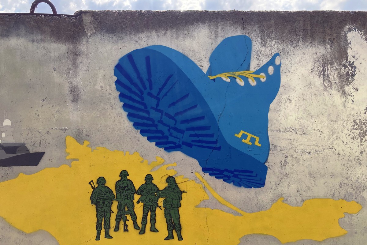 Street art shows Ukraine's attitude toward the Russian-occupied Crimea peninsula on Thursday, July 7, 2022, in Kharkiv, Ukraine. Ukraine's second-largest city continues to be regularly targe ...