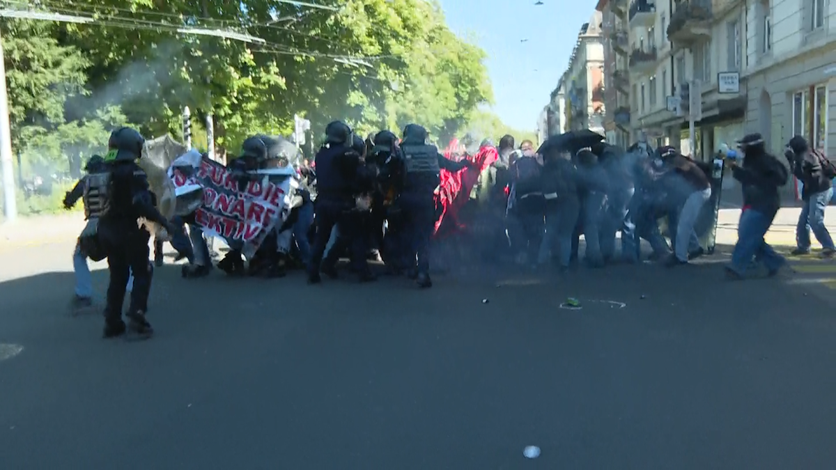 Hier treffen die 1.-Mai-Aktivisten auf die Polizei