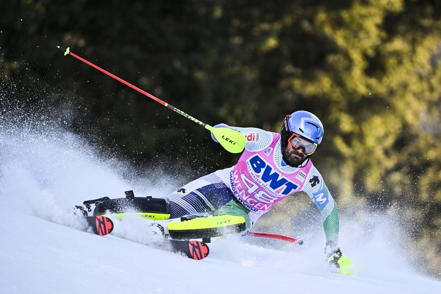 epa09688939 Joaquim Salarich of Spain in action during the first run of the men&#039;s slalom race at the FIS Alpine Skiing Ski World Cup in Wengen, Switzerland, 16 January 2022. EPA/JEAN-CHRISTOPHE B ...