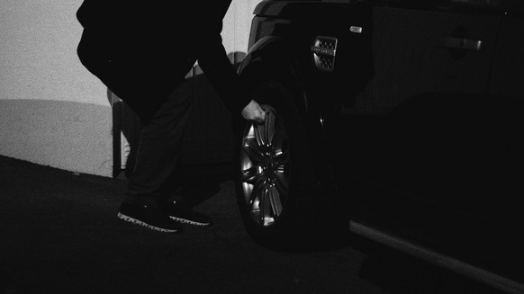 klimaaktivist, pneu lüften, nacht, corsin