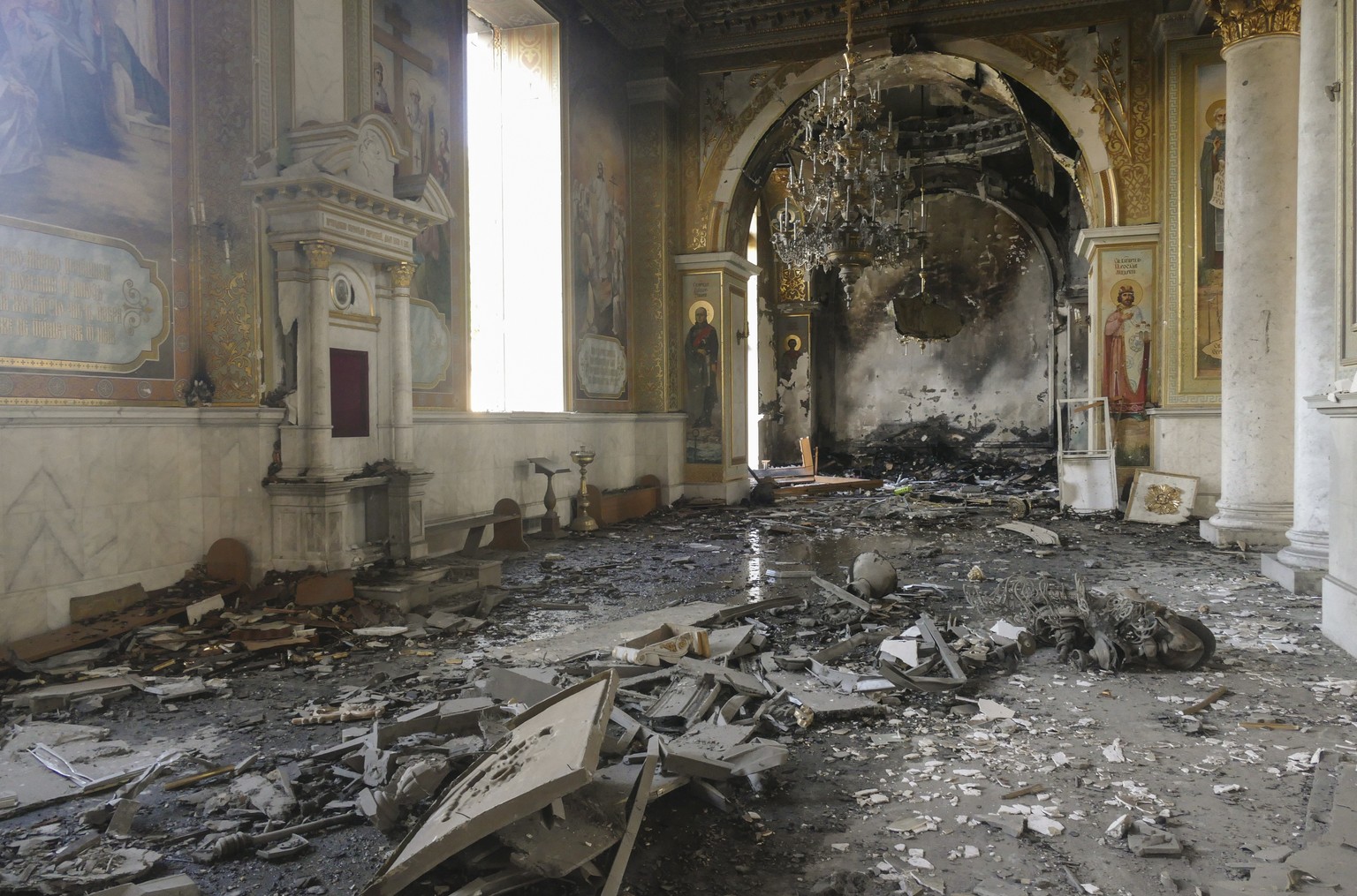 epaselect epa10763448 The internal view of the Transfiguration Cathedral damaged by a missile attack in the Odesa region, southern Ukraine, 23 July 2023. Odesa was attacked by 19 missiles of different ...