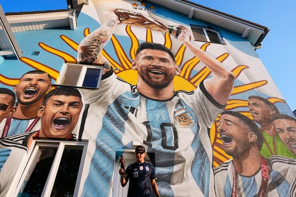 <p>Sonnengott Lionel Messi führt Argentinien auch im WM-Halbfinal zum Sieg.</p>
