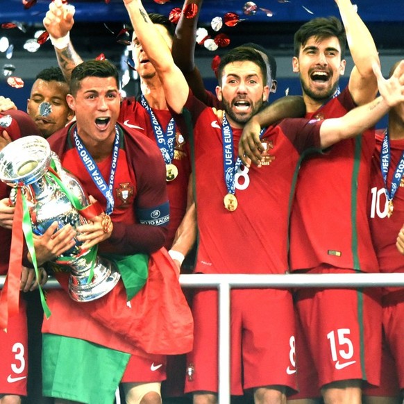 Europameisterschaft 2016 in Frankreich. Finale: Portugal - Frankreich 10.07.2016 in Saint Denis. Mannschaftskapit