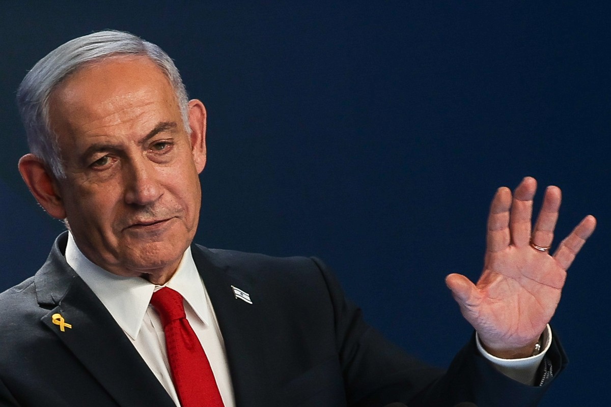 epa12123704 Israeli Prime Minister Benjamin Netanyahu addresses a press conference in Jerusalem, 21 May 2025. EPA/RONEN ZVULUN / POOL