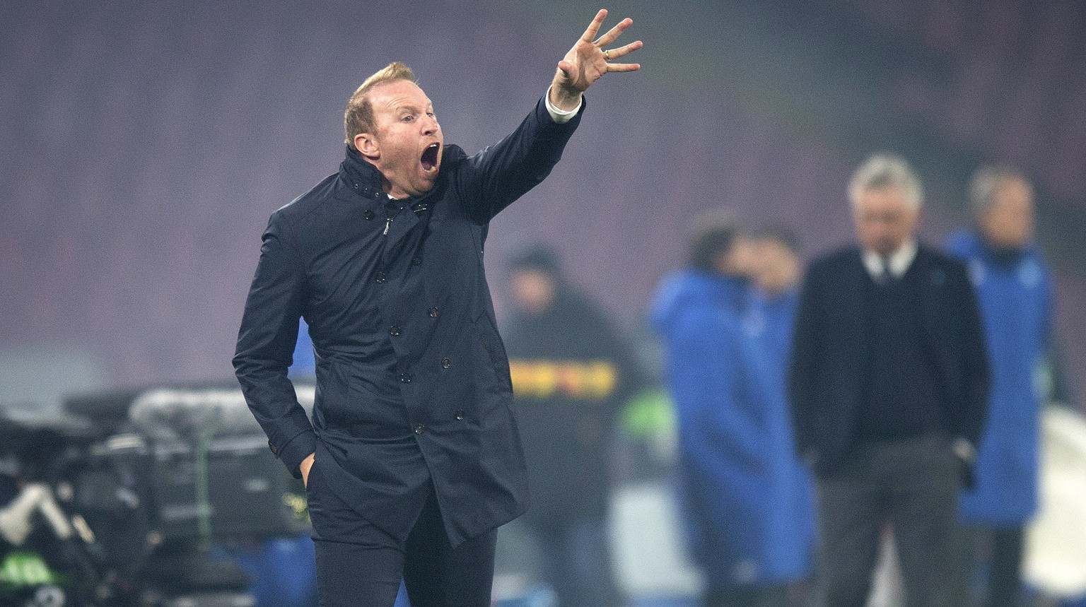 epa07386126 Zurich&#039;s head coach Ludovic Magnin reacts during the UEFA Europa League round of 32, second leg soccer match between SSC Napoli and FC Zurich in Naples, Italy, 21 February 2019. Napol ...