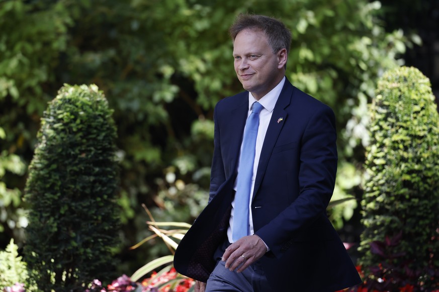 epa10057244 Britain&#039;s Transport Secretary Grant Shapps arrives for a Cabinet meeting at 10 Downing Street, London, Britain, 07 July 2022. British Prime Minister Boris Johnson, who has resigned as ...