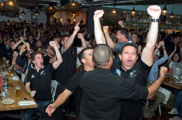 Party ohne Ende: Viele neuseeländische Fans haben für den WM-Final glatt durchgemacht.