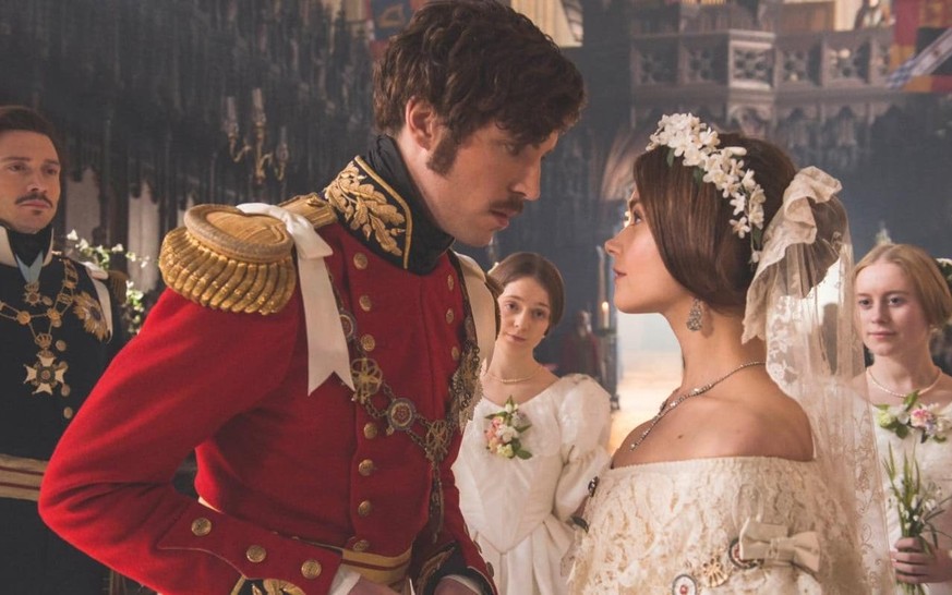 Gefühl & Kostüm! 5 Film- & Serientipps für den royalen Festtags-Kitsch-Mix 
