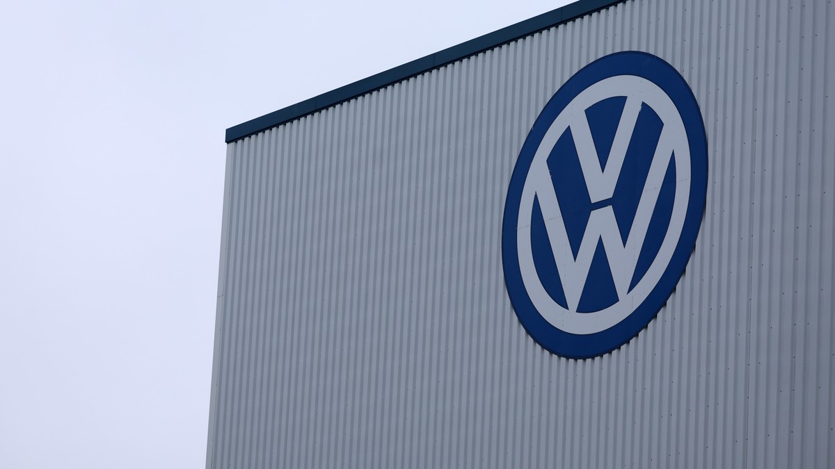 epa11584077 The Volkswagen logo is seen at the Volkswagen (VW) vehicle factory in Osnabruck, Germany, 04 September 2024. Europe's largest car manufacturer announced that it would tighten austerit ...