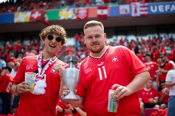 Fans der Schweiz vor dem Spiel, GER, Hungary HUN vs Switzerland SUI, Fussball Europameisterschaft, UEFA EURO, EM, Europameisterschaft,Fussball 2024, Gruppe A, 1. Spieltag, 15.06.2024 GER, Hungary HUN  ...