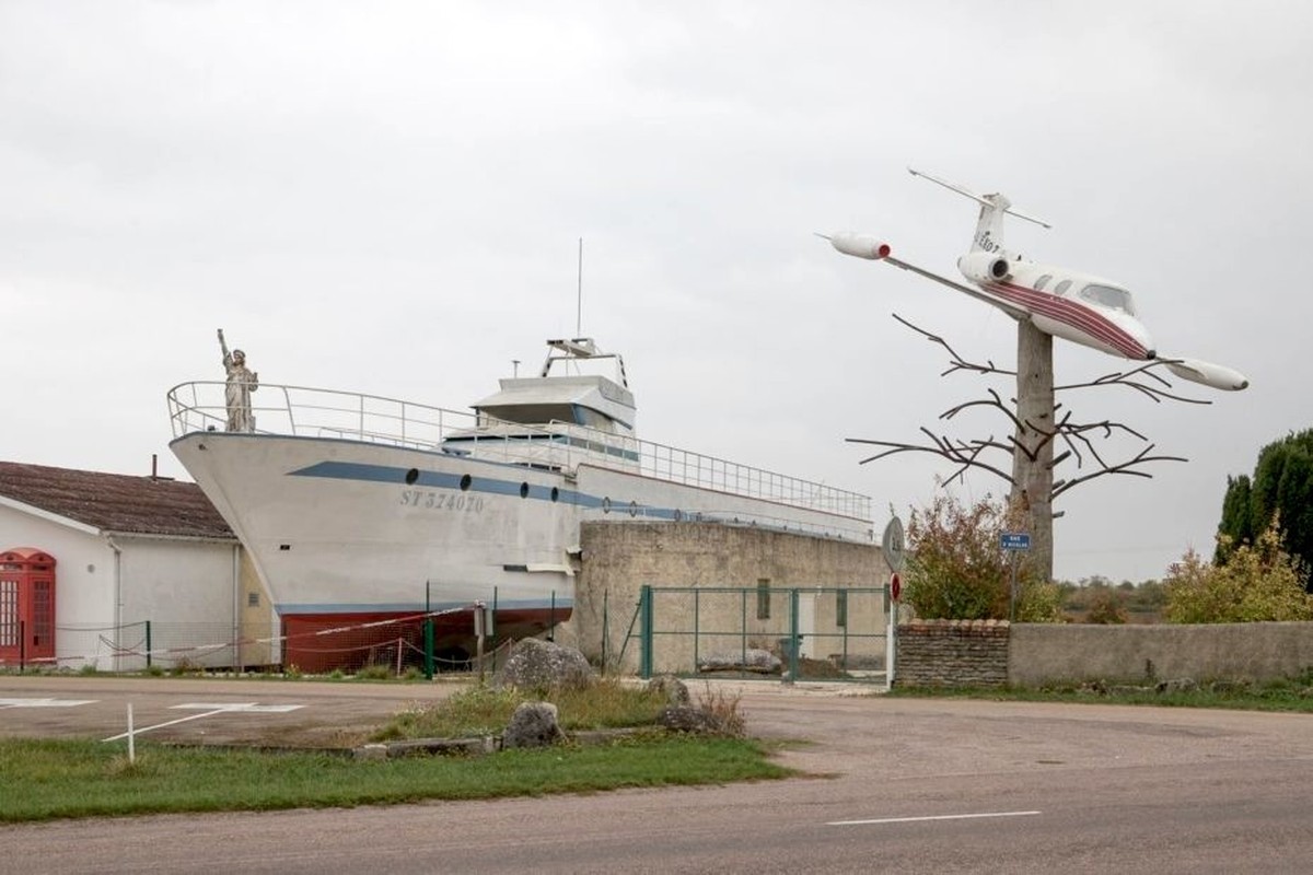 Weird France! Skurrile Gebäude und Strassenattraktionen in Frankreich. https://www.archive-arn.fr/