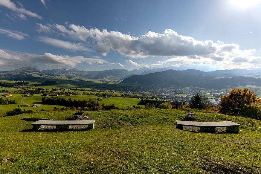 Rauszeit Schönste Aussichtsbänkli der Schweiz Aussichtssitzbank Sitzbank Burgruine Clanx Appenzell