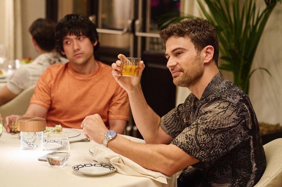 Ethan et Cameron sont amis depuis l'université.