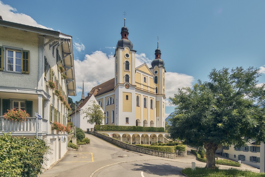 The church of St Peter and Paul was built between 1739 and 1742 in the village of Sarnen. Wundersame Orte Schweiz Rauszeit