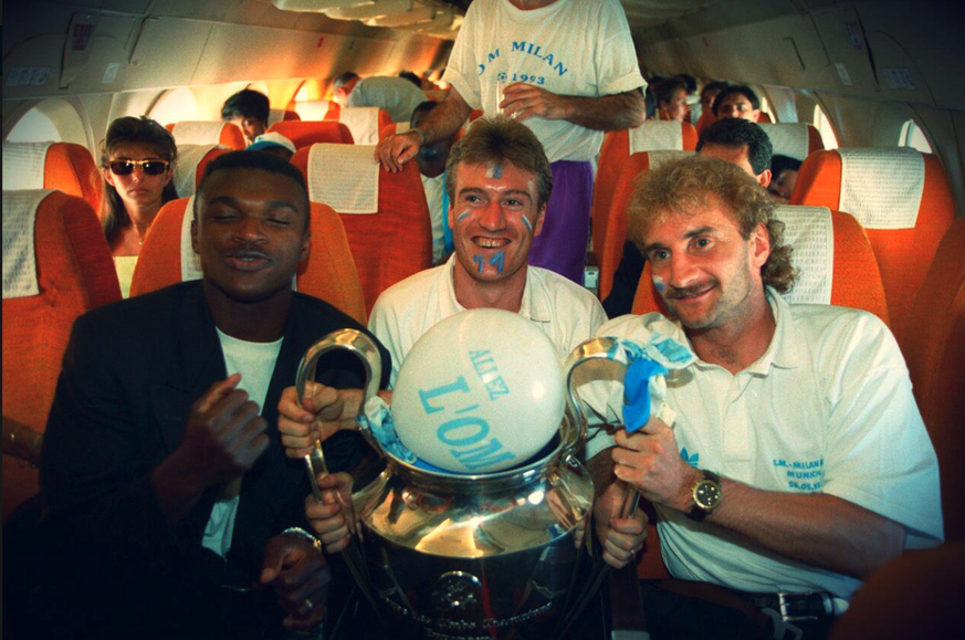 Desailly, Deschamps und Völler mit dem Henkelpott.