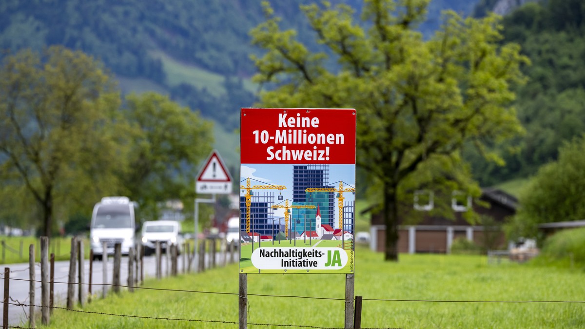 635 Franken: Gewerkschaftsbund rechnet bei Annahme der SVP-Initiative mit höheren Steuern