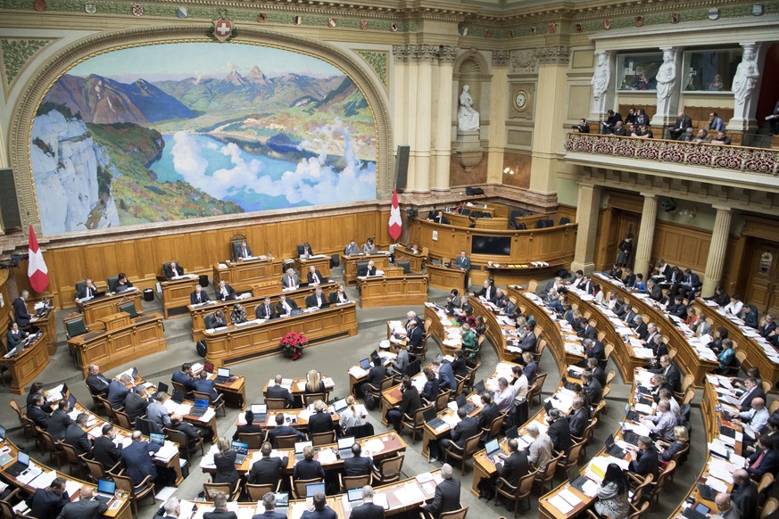 Die Nationalraete diskutieren im Nationalratssaal, an der Wintersession der Eidgenoessischen Raete, am Dienstag, 29. November 2016, im Nationalrat in Bern. (KEYSTONE/Anthony Anex)