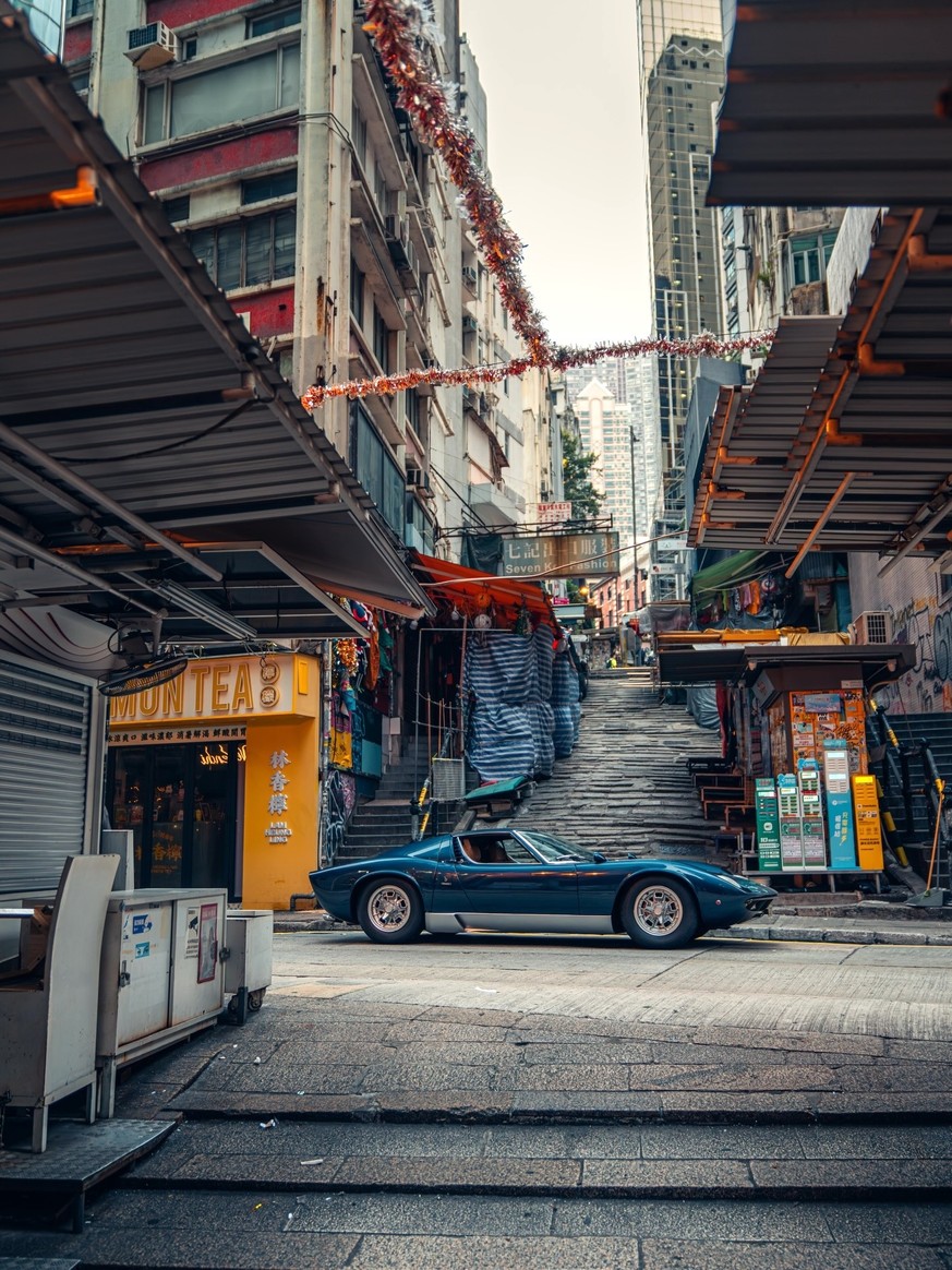 57 Jahre, 1 Stadt, 1 Besitzer: Der Hongkong-Lambo

1969er Lamborghini Miura

https://www.instagram.com/aaronchungphoto/