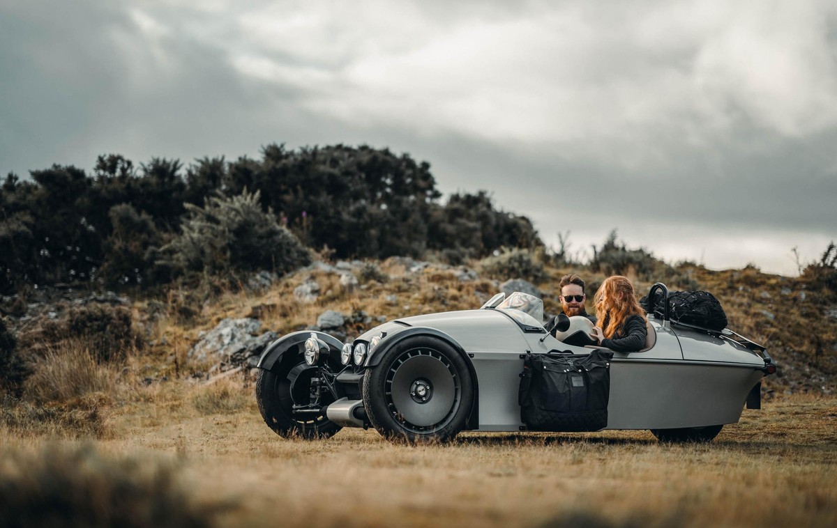 Morgan Super 3 auto retro design https://www.morgan-motor.com/super-3/