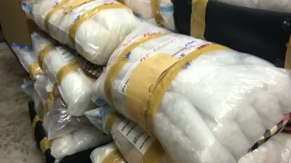 radar-reuters In Neuseeland ist der Polizei ein großer Drogenfund gelungen. Die Behörden konnte rund 500 Kilogramm Methamphetamine im Straßenwert von rund 300 Millionen Euro beschlagnahmen. Methapheta ...