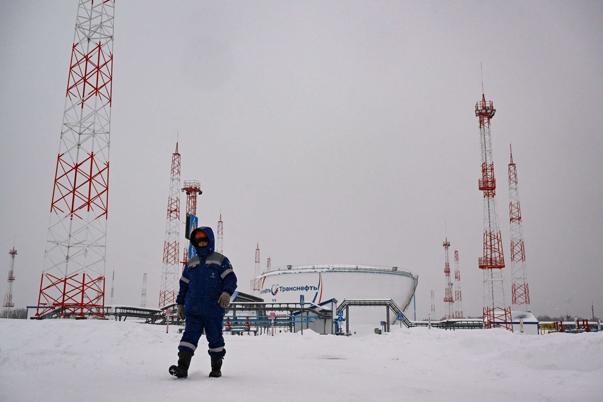 Une vue prise le 13 décembre 2023 montre le terrain d'un parc de réservoirs de carburant appartenant au géant russe des oléoducs Transneft.