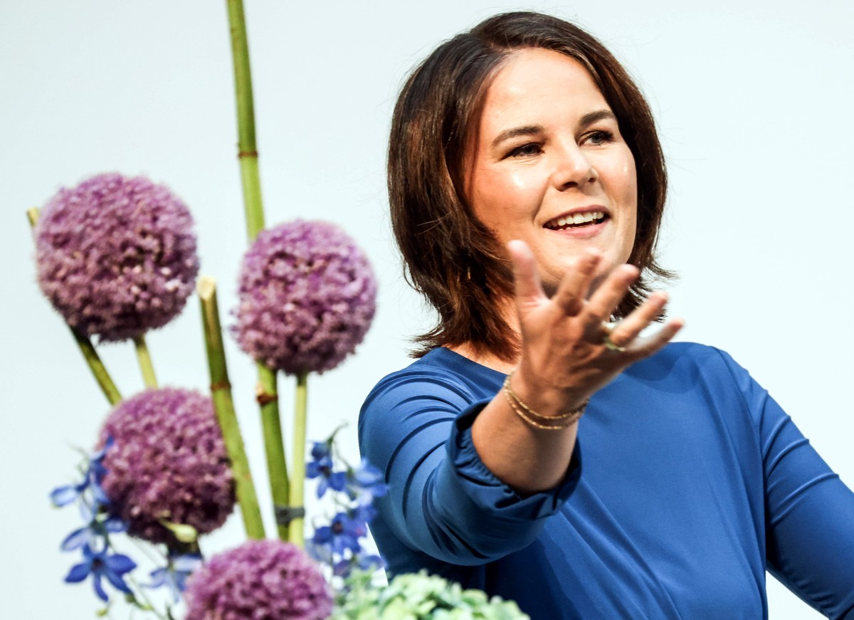 epa09421627 Green party (Die Gruenen) co-chairwoman and top candidate for the upcoming federal elections, Annalena Baerbock, delivers a speech during the event 'Berliner Reden' (Berlin speec ...