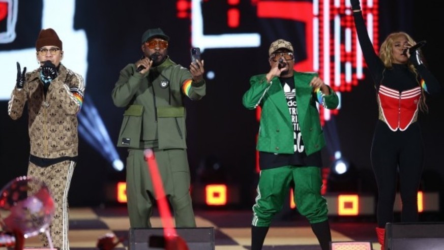 Skrytykował Black Eyed Peas jako hipokrytów