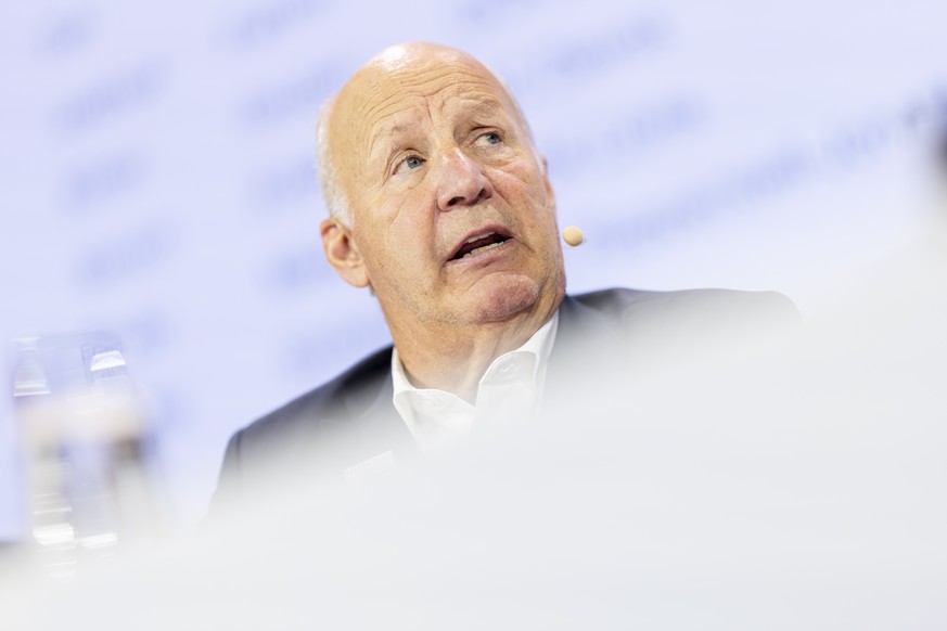 ZSC Headcoach Claude Julien spricht waehrend der Vorsaison Medienkonferenz der ZSC Lions am Freitag, 4 September 2026 in der Swiss Life Arena in Zuerich. (KEYSTONE/Michael Buholzer)