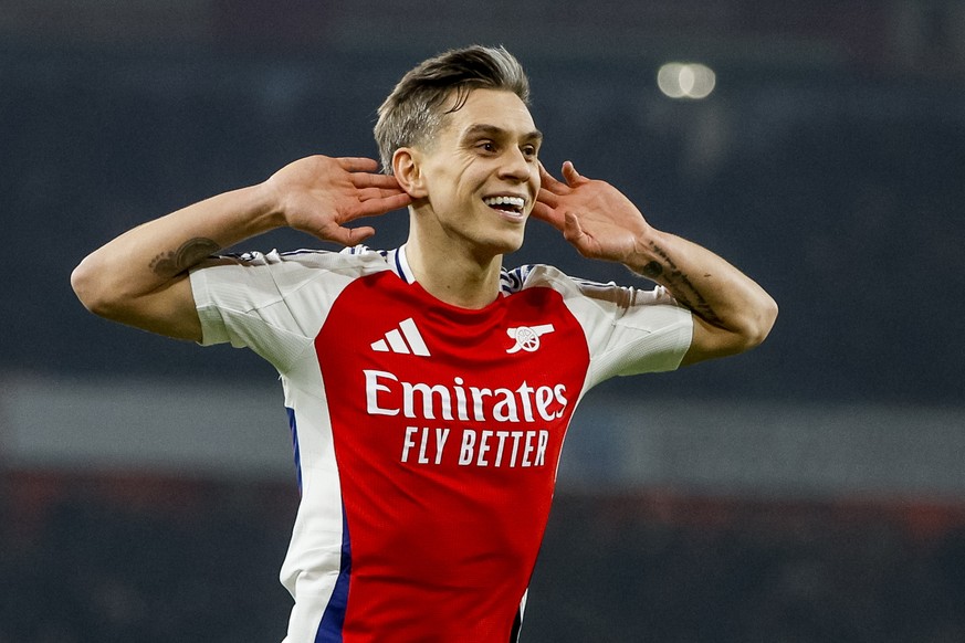 epaselect epa11827200 Leandro Trossard of Arsenal celebrates scoring the 2-1 goal during the English Premier League match between Arsenal FC and Tottenham Hotspur, in London, Britain, 15 January 2025. ...