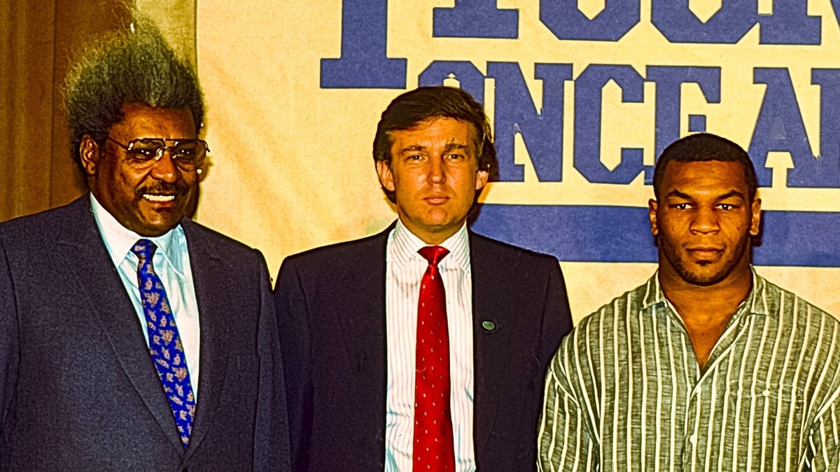 Boxing Mike Tyson press conference, PK, Pressekonferenz for Mike Tyson vs. Michael Spinks heavyweight championship title fight where Tyson won in 91 seconds in the first round.L-R Don King,Donald Trum ...