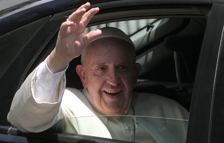 06.06.2015., Sarajevo, Bosnia and Herzegovina - Arrival of Pope Francis to Sarajevo. Pope Francis after the Mass at the Kosevo stadium attended by nearly 65 thousand pilgrims - Photo: Sanjin Strukic/P ...