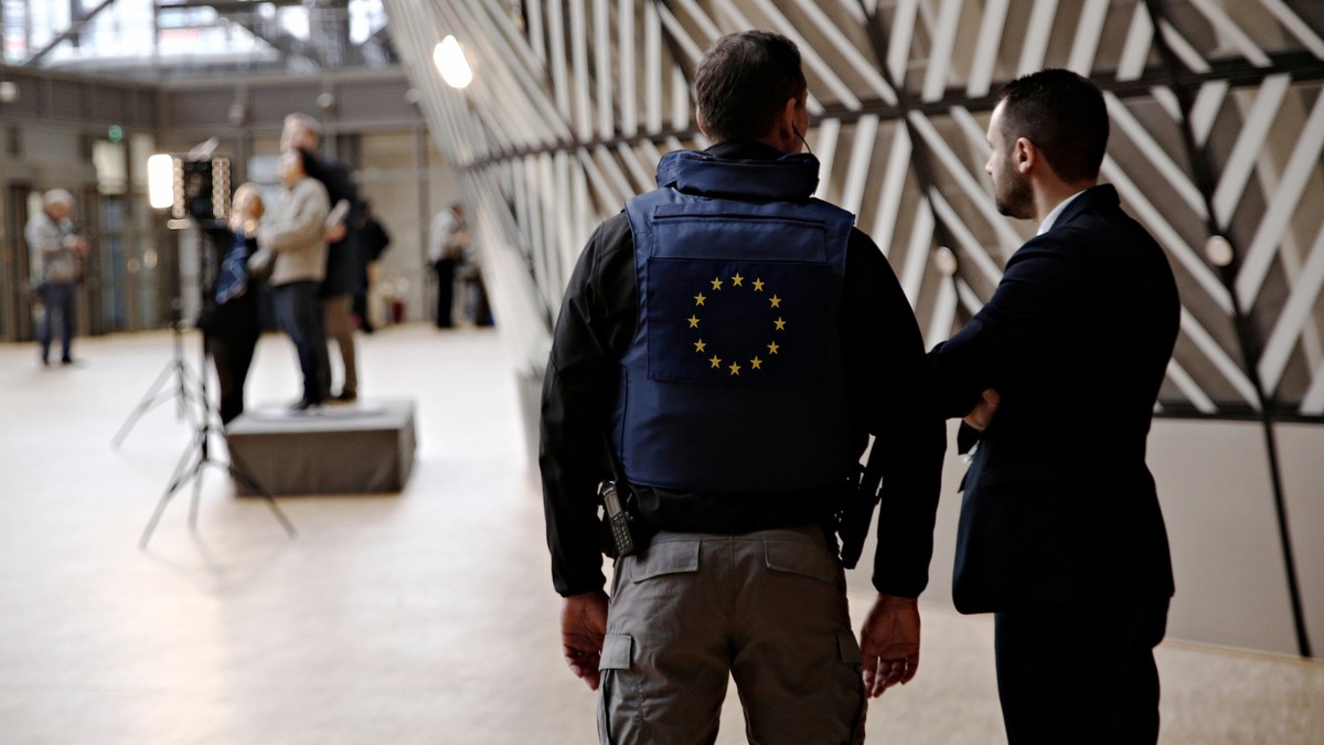 Apple warns of mass surveillance – EU “chat control” is getting closer