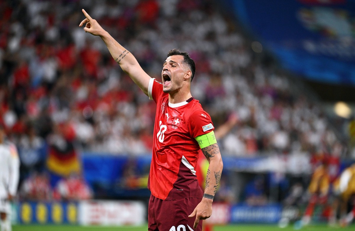Fussball, Europameisterschaft, EURO 2024, Gruppe A, Frankfurt Arena: Schweiz - Deutschland 1:1 Granit Xhaka SUI. Aktion, Einzelbild. *** Football, European Championship, EURO 2024, Group A, Frankfurt  ...